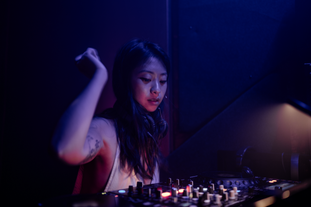 Support Women DJs Is Shattering the EDM Glass Ceiling